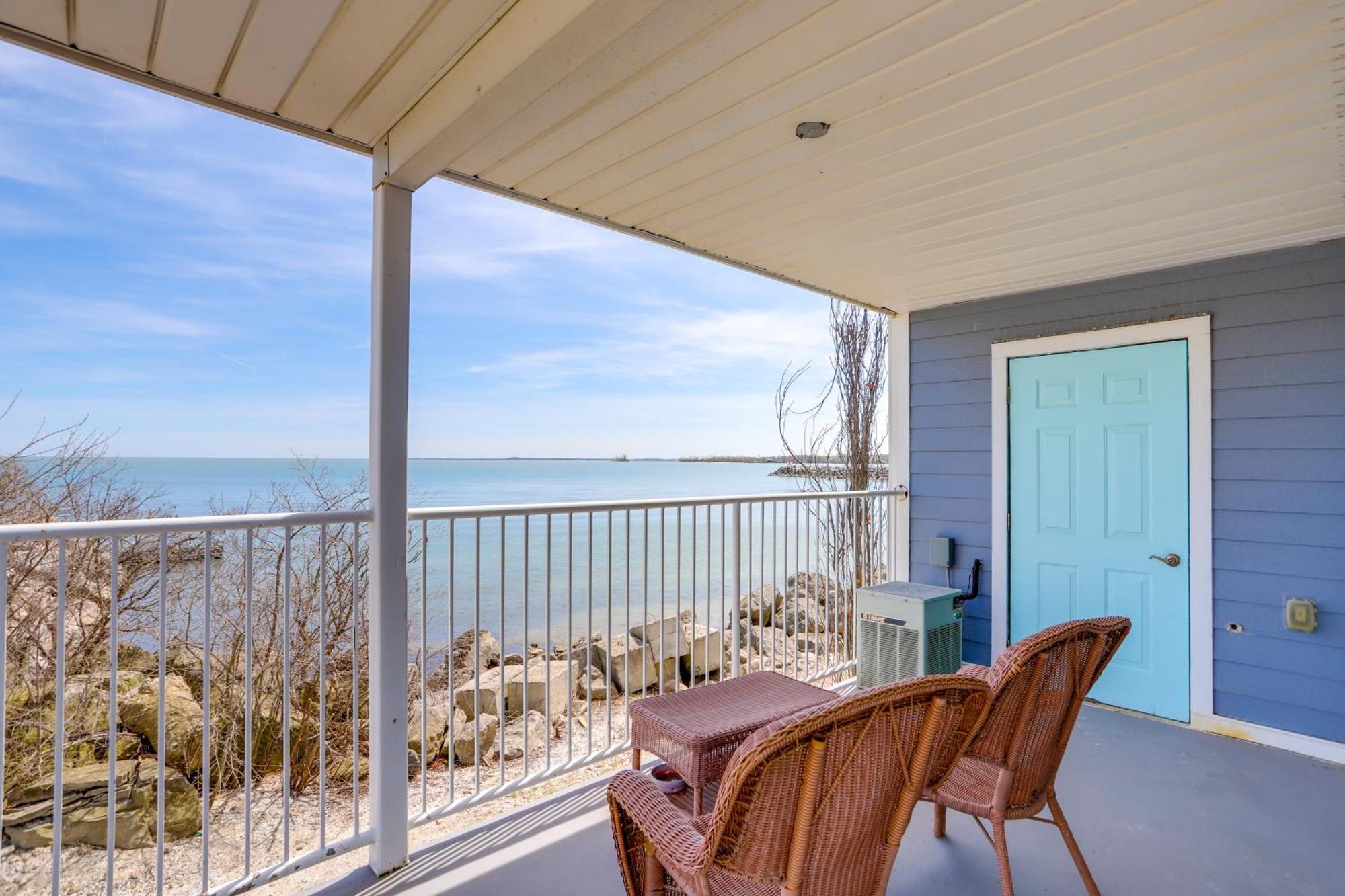 Апартаменти Waterfront Bass Island Retreat With Balcony And Tv Пут-ін-Бей Екстер'єр фото
